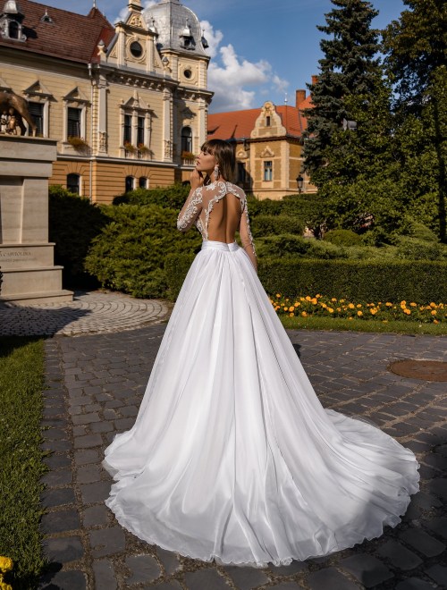 https://elisebride.ro/images/stories/virtuemart/product/12 Arina       (4).jpg